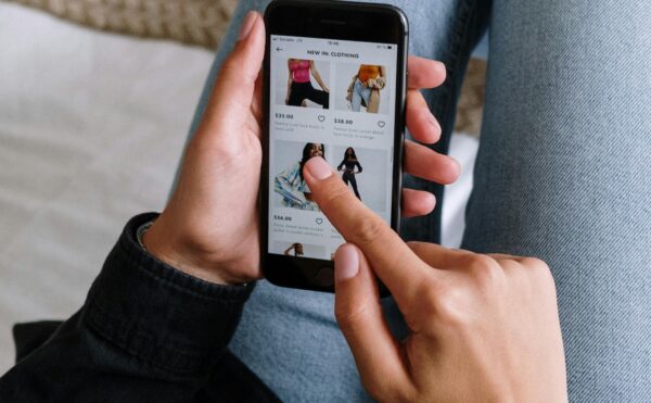 WooCommerce vs Shopify in 2026: which e-commerce CMS for your store in France and Luxembourg